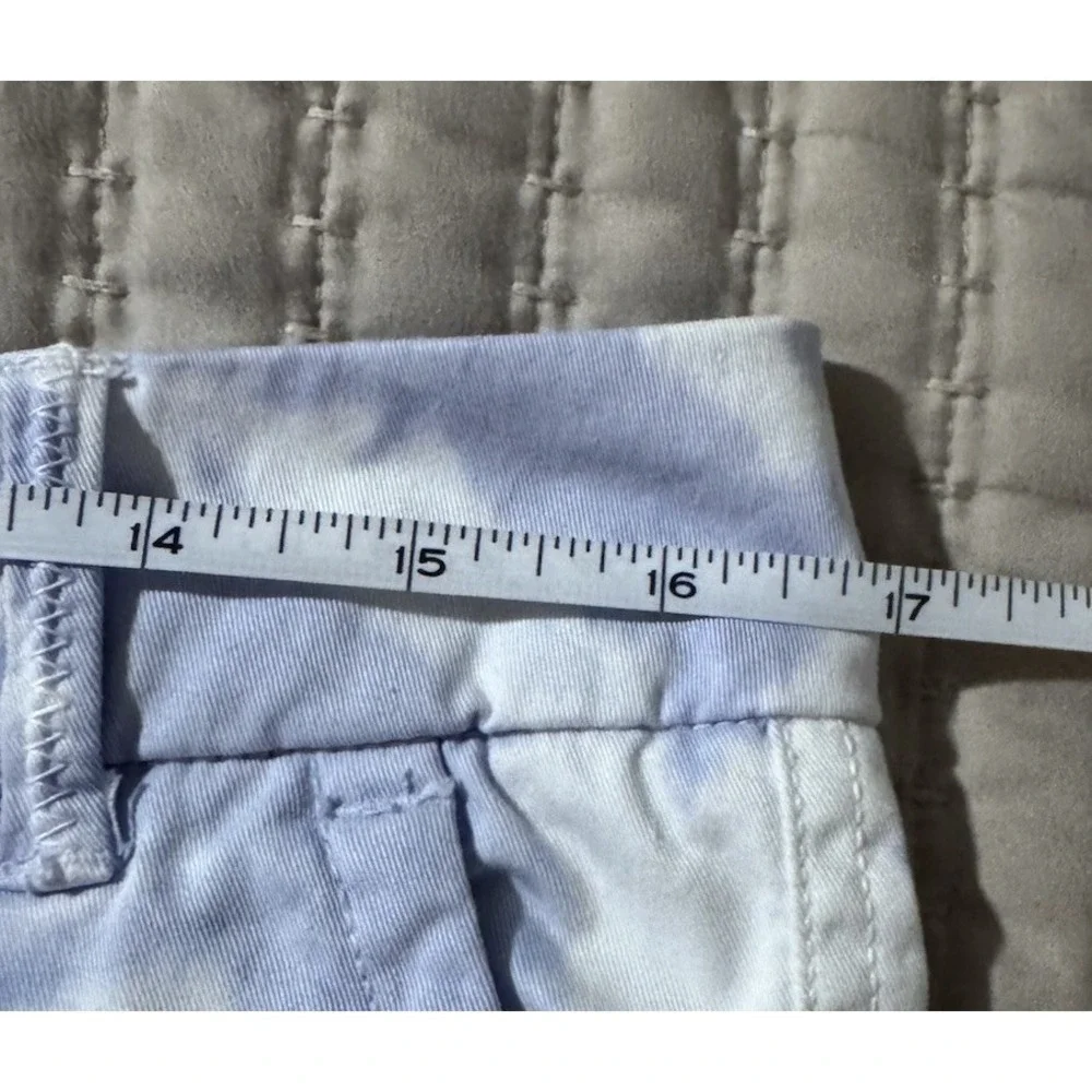 Crown & Ivy Shelby Shorts Womens 8 Blue Tie Dye Chino Stretch Preppy